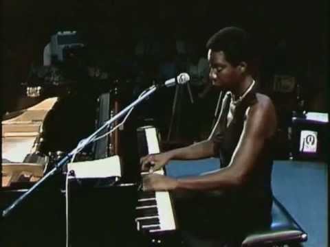 Nina Simone - I Wish I Knew How It Would Feel To Be Free (Montreux 1976)